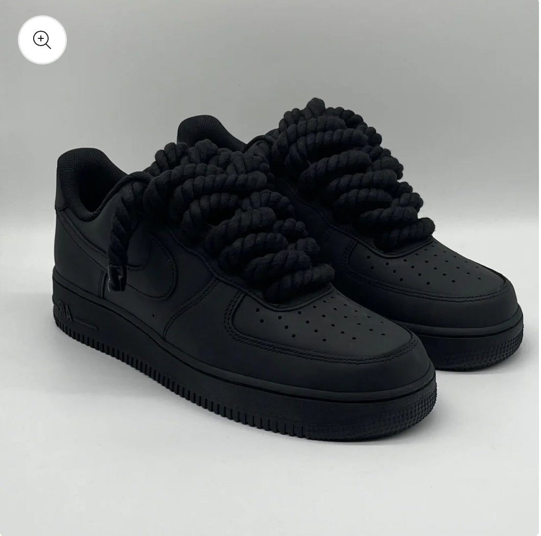 AIR FORCE ONE BIG LACES MATT BLACK – Bedifferent